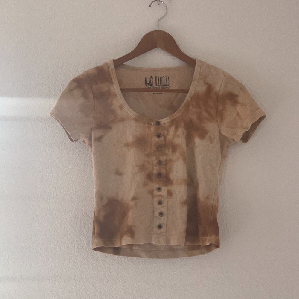 Go Wild Cream and Tan Tie Dye Crop Short Sleeve